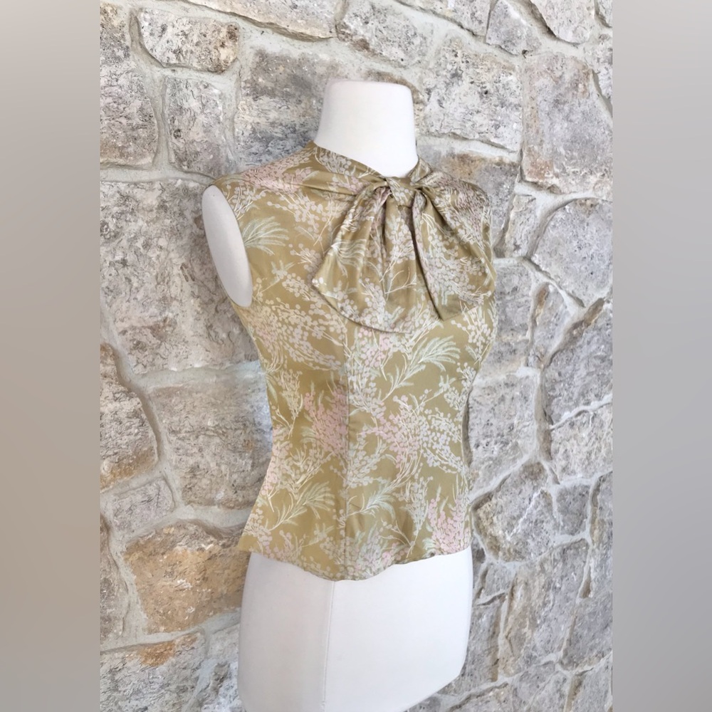Vintage 1960s 1970s Beautiful Pastel Floral Silk Back Button Blouse with Bow - Picture 9 of 15